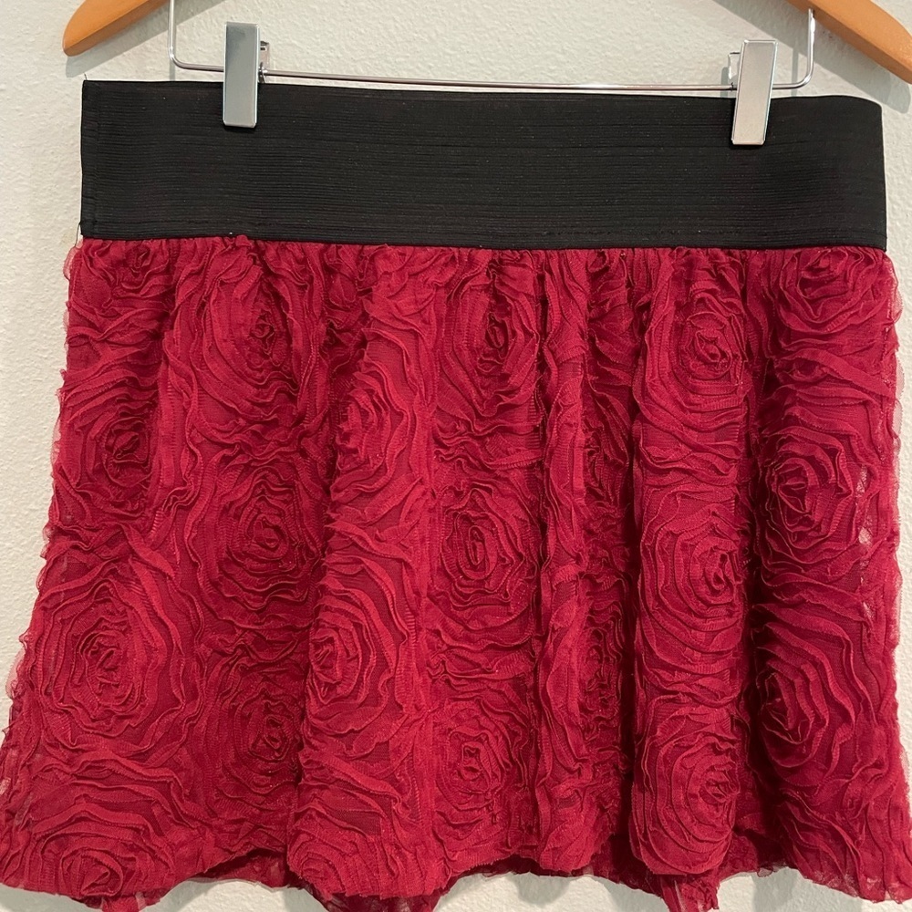 Stoosh vintage goth red rose skirt with black elastic waistband. Size L… - Picture 2 of 5